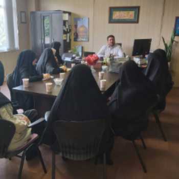 بازدید دانشجویان فوق لیسانس دانشگاه الزهرا از دبستان یک پسرانه