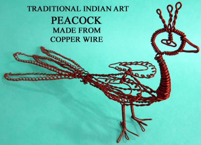 طاووس ساخته شده از سیم مسی.